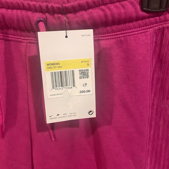 NWT! Nike women’s standard fit women’s cotton pink sweatpants. - Picture 2 of 4
